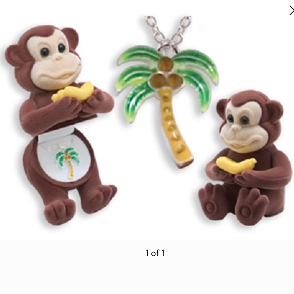 Palm tree necklace in monkey box